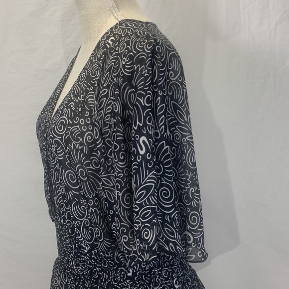 Bisou Bisou Sheer Black Floral Print V-Neck Peplum Top Size Large - Picture 5 of 13